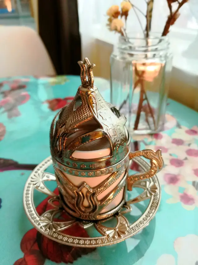  要等一分鐘，待咖啡粉沉澱