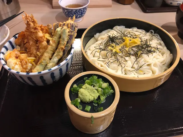 店員話呢SET唔包麵豉湯