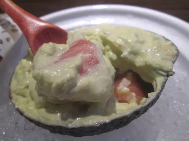 刺身粒伴着牛油果醬,配搭美味