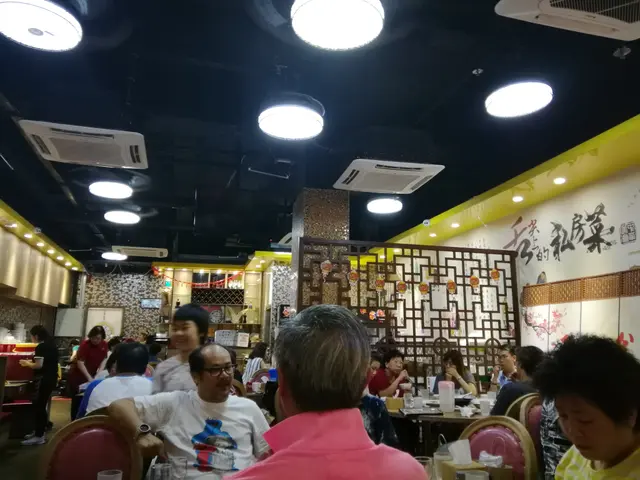 夜晚都算多人爆場的!