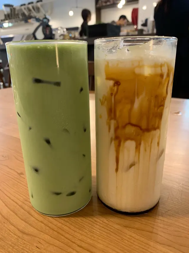 左邊的是鮮奶抹茶，右邊是黑糖鮮奶，各$48