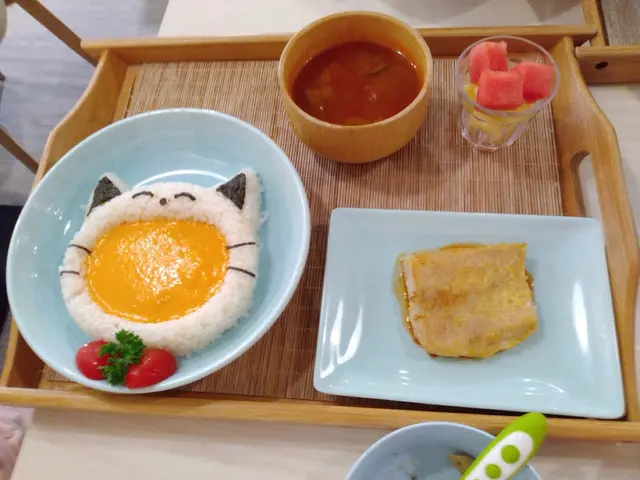 大笑貓貓配煎魚柳