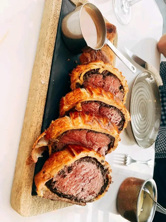 BEEF WELLINGTON