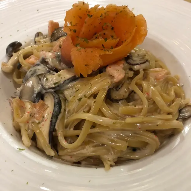 煙三文魚明太籽炒意粉