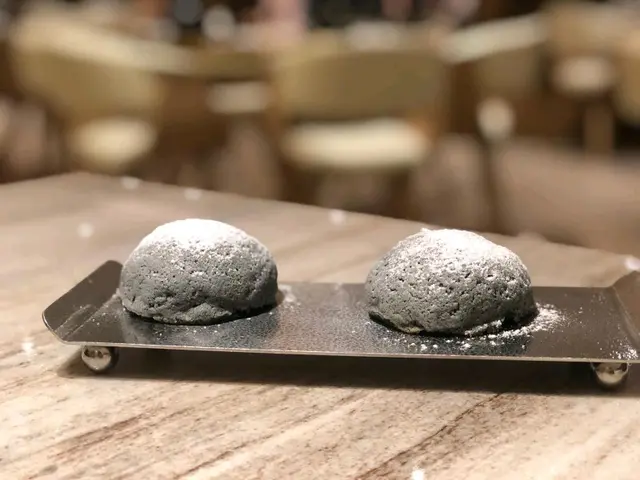 富士竹炭叉燒飽