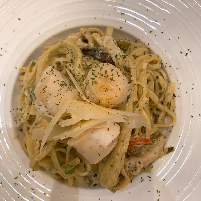 忌廉味同pesto味balance得幾好，食落都唔會膩，帶子都夠份量