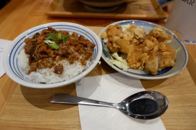 鹽酥雞扒滷肉飯