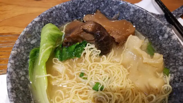 冬菇花膠湯麵 - 幼麵