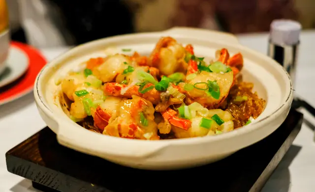 乾逼龍蝦粉絲煲