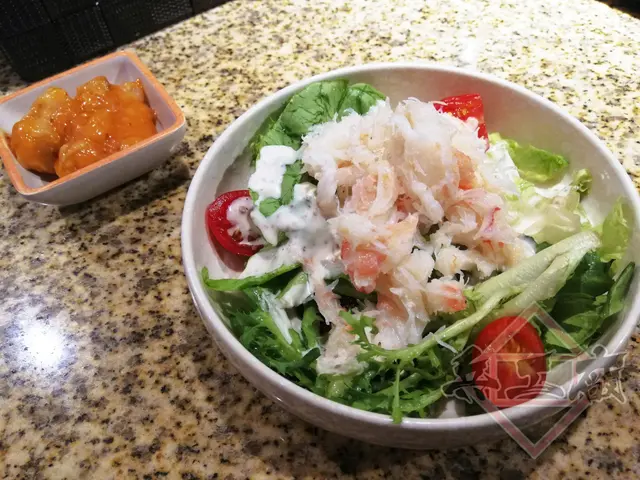 蟹肉沙律 + 前菜