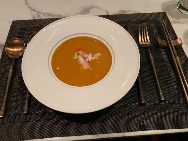 金箔阿拉斯加蟹肉南瓜蛋白羹