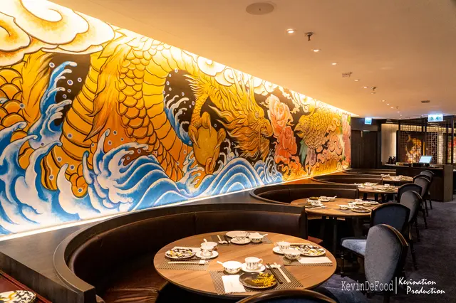 這家菜館有專用的畫家幫手做設計,牆上主要以近似浮世繪的壁畫作裝飾。