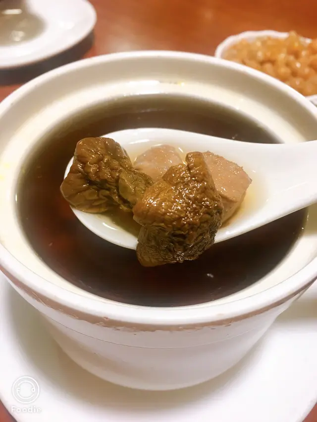 松茸菌燉雞湯