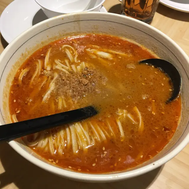 招牌擔擔麵 (三角拉麵)