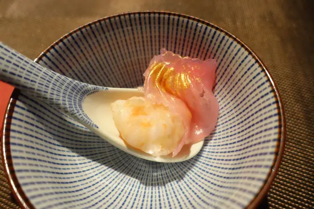 皮薄帶煙韌,另以香檳突出鮮蝦的鮮味