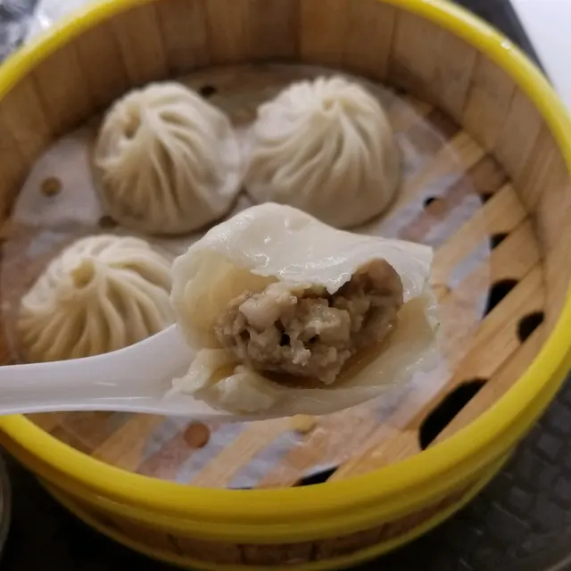 招牌灌湯小籠包