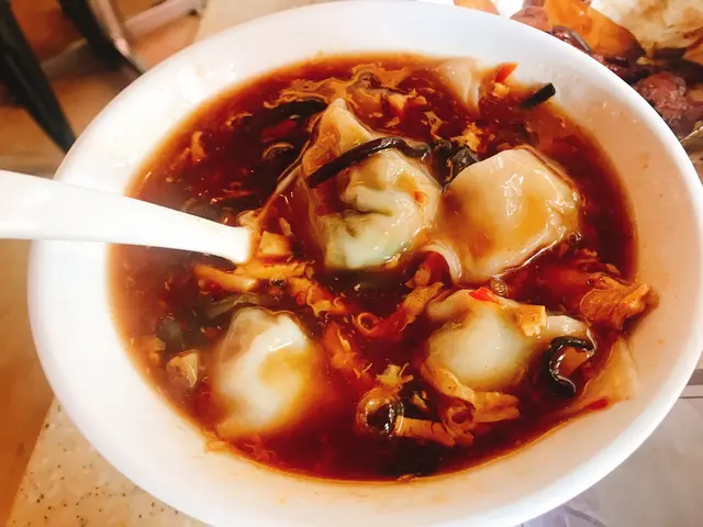 酸辣餛飩