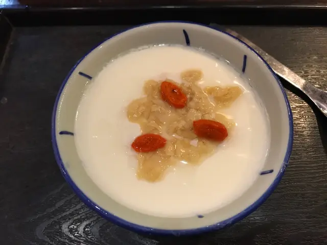 花膠燉鮮奶蛋白
