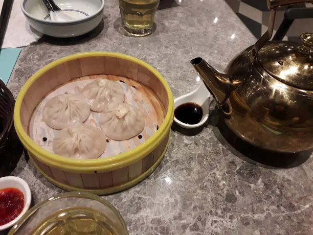 價錢合理 皮薄有湯汁 但豬肉餡腥味