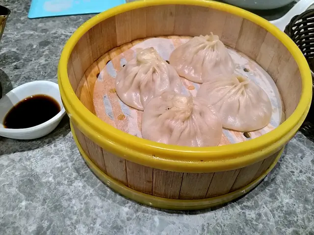 皮薄有湯汁 但豬肉餡腥味
