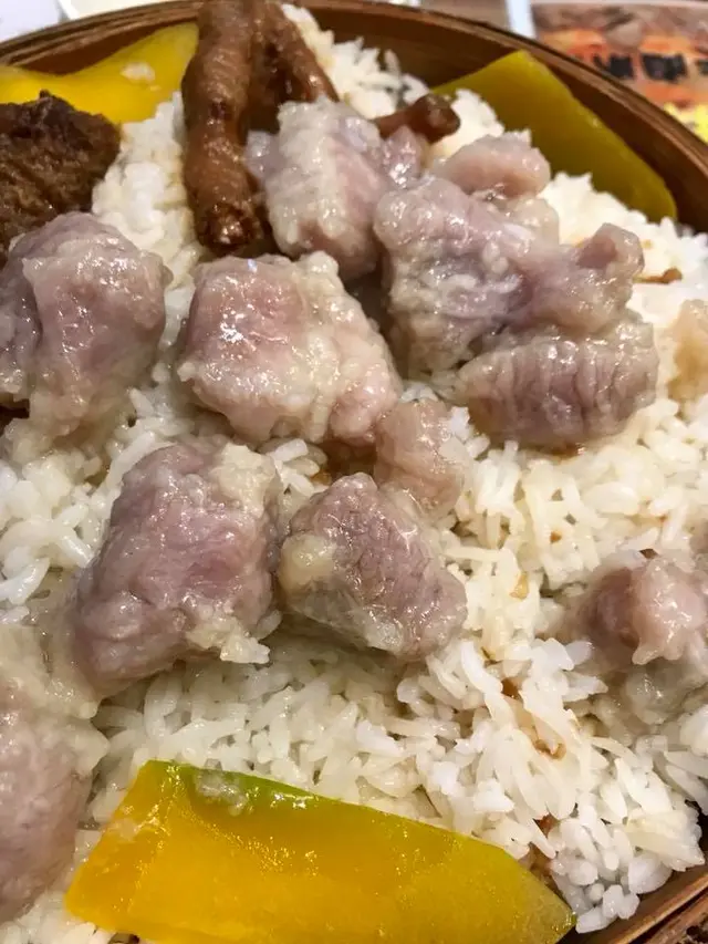 荷香蒸籠仔鳳爪排骨飯