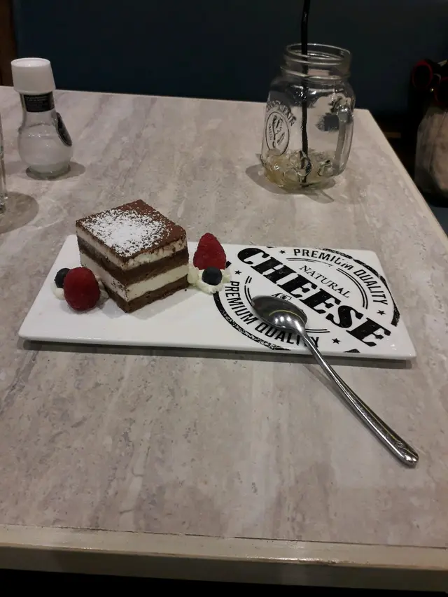 稍嫌中間有少許結冰冰塊