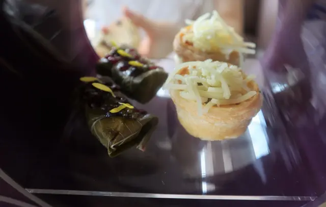 鴨肝紅葡萄果醬‧甜包, 康提芝士撻