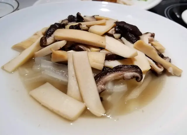 雞湯雜菌浸時蔬