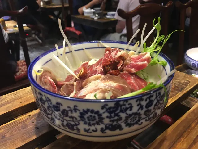 陳年花雕浸牛展