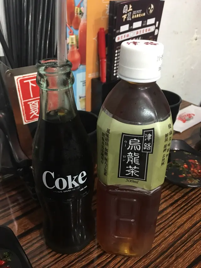 可樂($14)、津路烏龍茶($18)