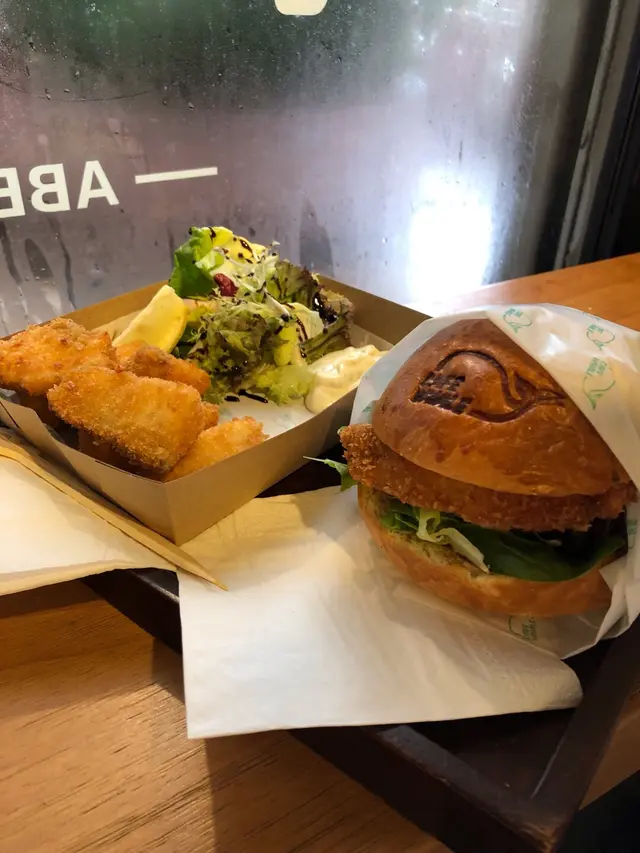 黑松露他他像沙巴龍躉漢堡