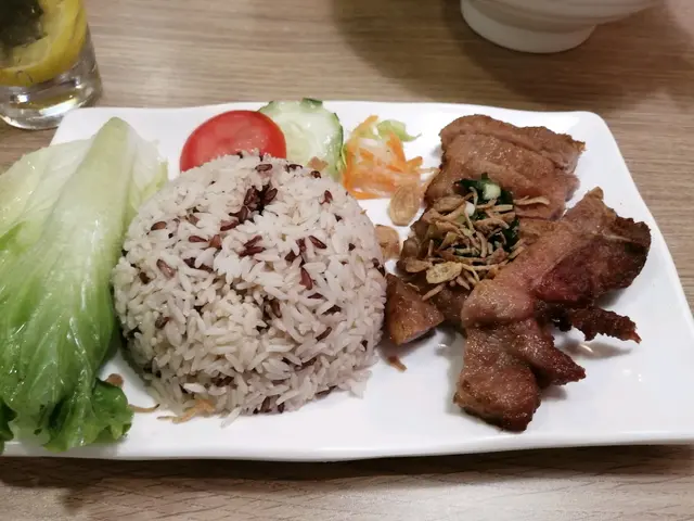 香茅豬扒紅米飯