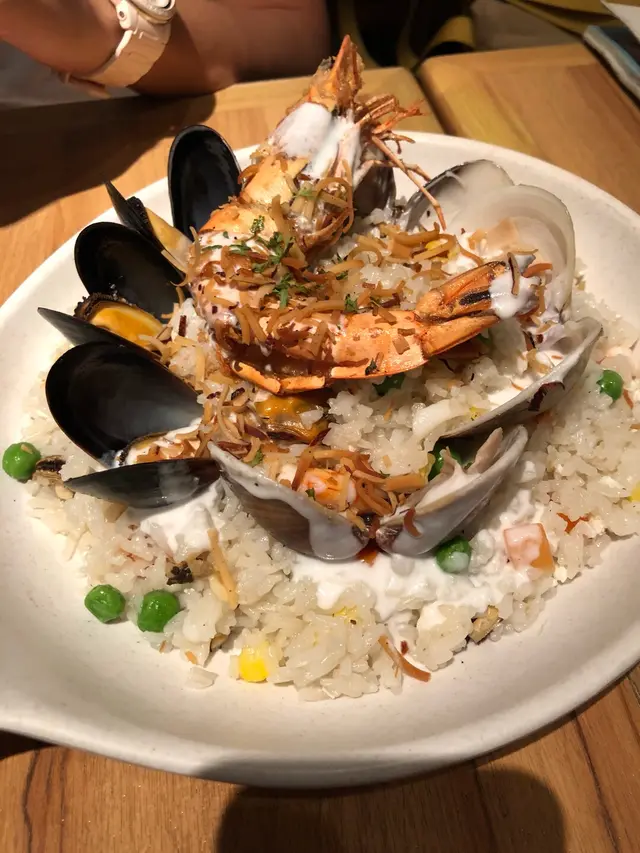 椰汁海鮮炒飯