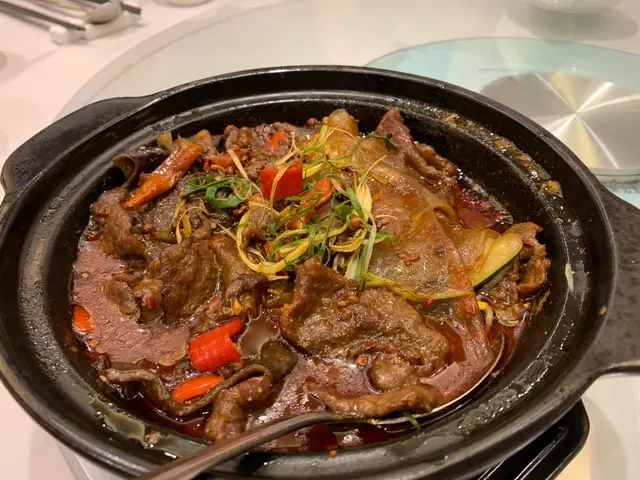 夠辣，夠香，牛肉又夠滑，同事仲要被辣到唔小心整污糟咗件衫，好食又好笑