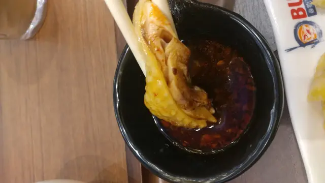 真係一啖一次新鮮感；一口一個海南島