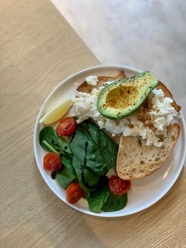 Scrambled crab toast