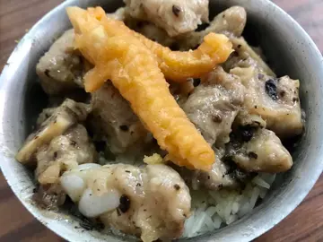 凤爪排骨饭