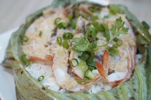 籠仔荷葉蒸海蝦飯