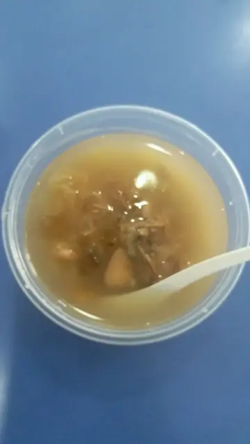 桃胶苹果雪耳川贝瘦肉腰果元肉汤