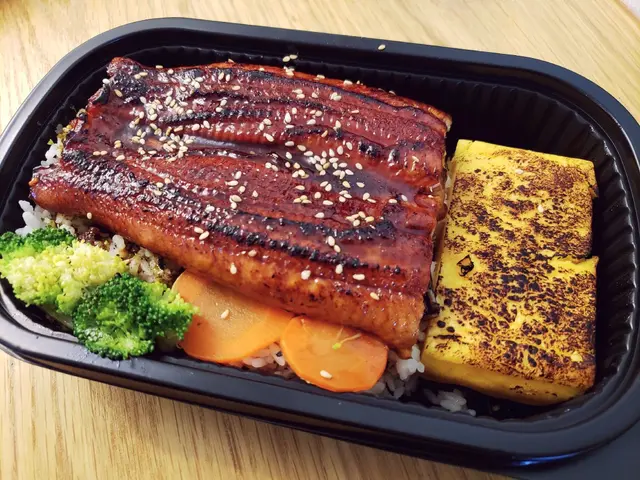 火灸厚切鰻魚丼