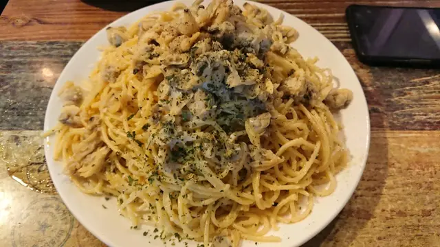 香蒜白酒蜆肉炒意粉