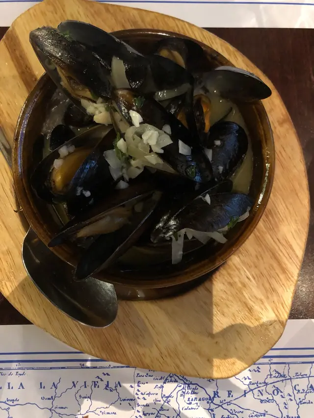不過不失，巴塞隆拿既啤酒煮青口好食D。
