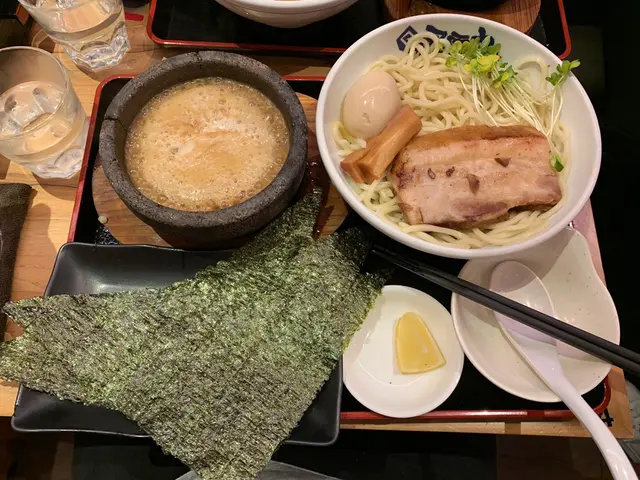 豚骨魚介味玉沾麵