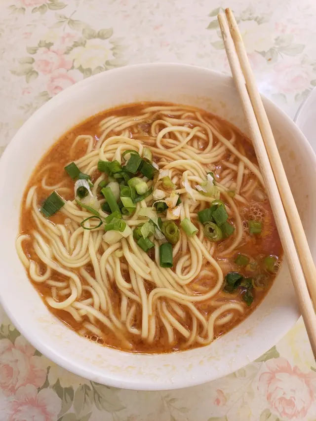 花生醬味好重，醬料偏杰，麵質剛好