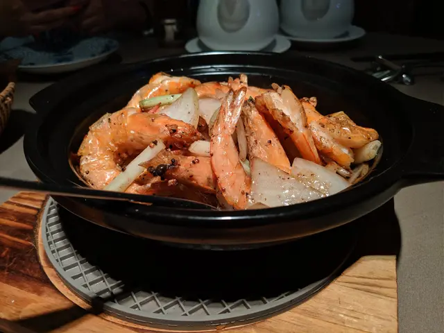 九層塔黑胡椒海蝦煲