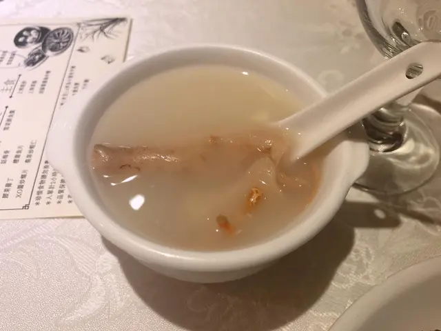 蟲草花膠燉雞湯