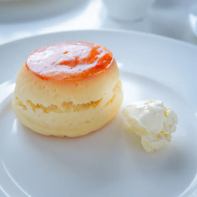 鬆餅配奶油忌廉
