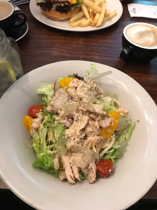 甜甘蘆薈麻醬撈雞絲沙律