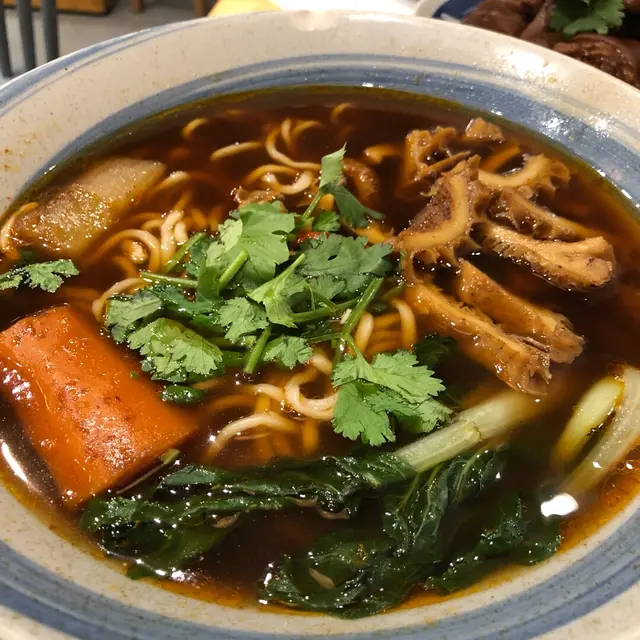 麻辣牛肚麵