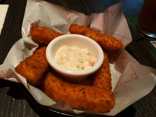 鱈魚手指配他他醬